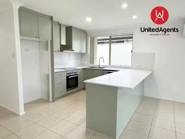 Unique 1 Joshua Moore Drive, HORNINGSEA PARK House for rent L.