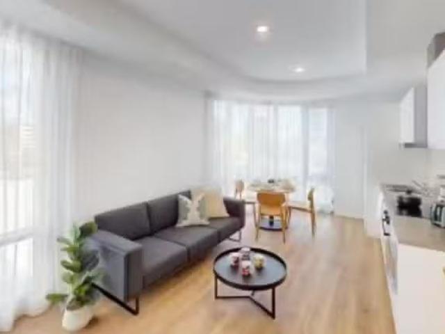 Cheap 1 Room 4 Bed Ensuite Apartment