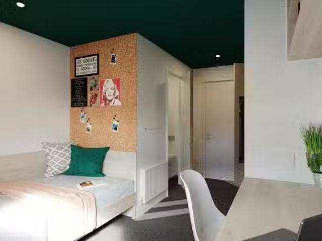 Nice 1 Room Avon Way House Classic 3 Bed Apartment Share