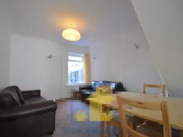 Charming 1 Room Entire Place·4B1.5B···92 Milner Road 4 Bedroom.