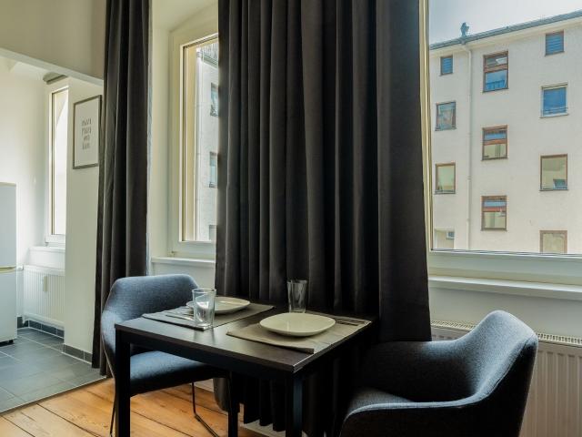 Charming 1.5 Room Apartment in Kreuzberg – 35 m² with Elevator and Rain Shower
