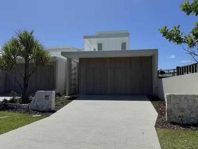 Just in! 1B/1 Katoa Street, Buddina, QLD 4575