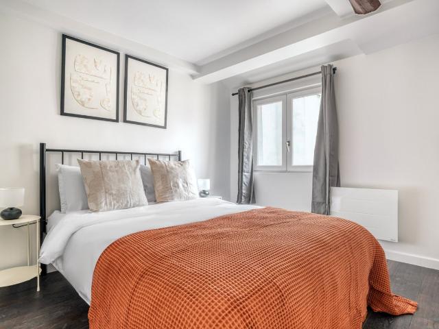 Charming 1BR Apartment in Historic Place Vendôme, Paris Amsterdam Apartments for Rent