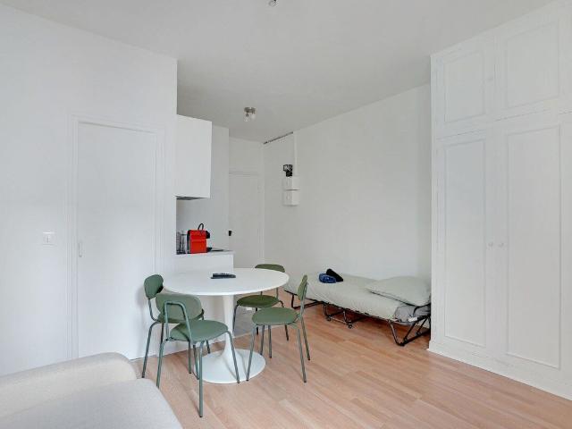 Charming 1BR Apartment in Passy Near Eiffel Tower, Paris Amsterdam Apartments for Rent