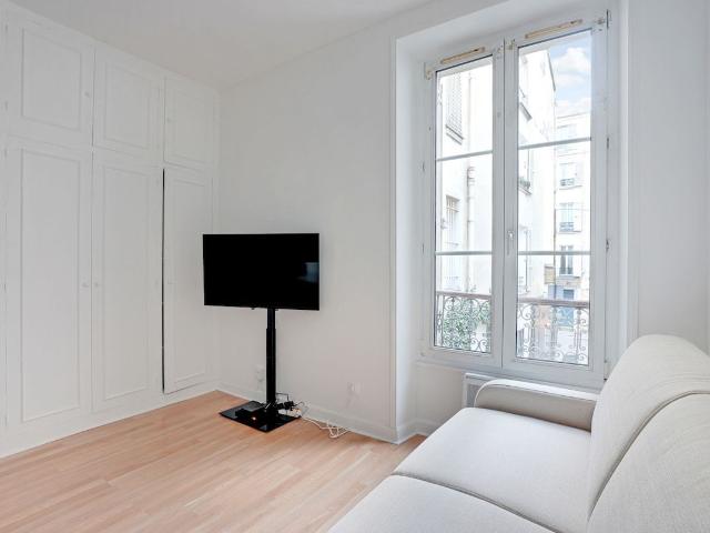 Charming 1BR Apartment in Passy Near Eiffel Tower