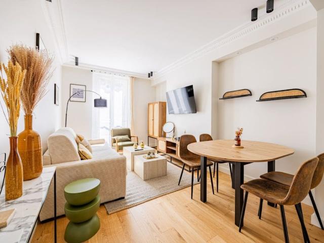 Charming 1BR Apartment in Paris 17th, Paris Amsterdam Apartments for Rent