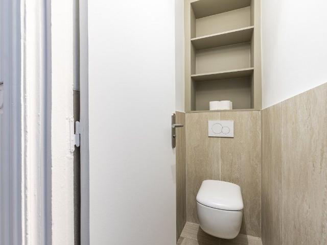 Charming 1BR Apartment with Elevator near Voltaire Metro, Paris Amsterdam Apartments for Rent
