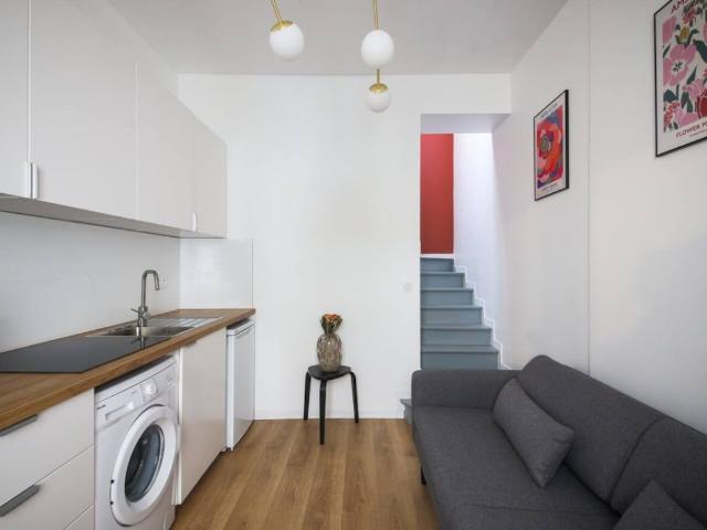 Charming 1BR Duplex with AC and Pets Allowed in the 15th Arrondissement, Paris Amsterdam Apartments for Rent