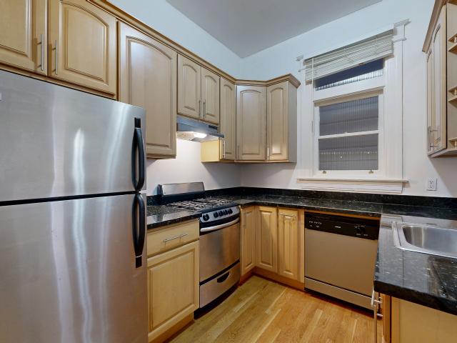 Charming 1BR in Nob Hill | Pet Friendly | Shared Laundry