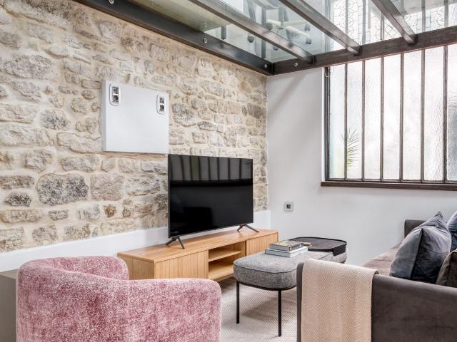 Charming 1BR Paris Apartment: Live Effortlessly!, Paris Amsterdam Apartments for Rent