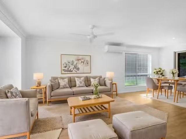 Rental! 23 Balsa Street, Elanora, QLD 4221 House for Rent
