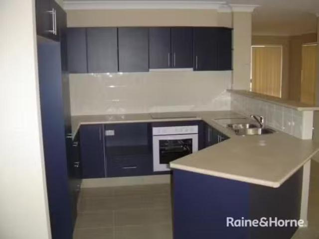Rental! 23 Courtney Close, Heritage Park, QLD 4118