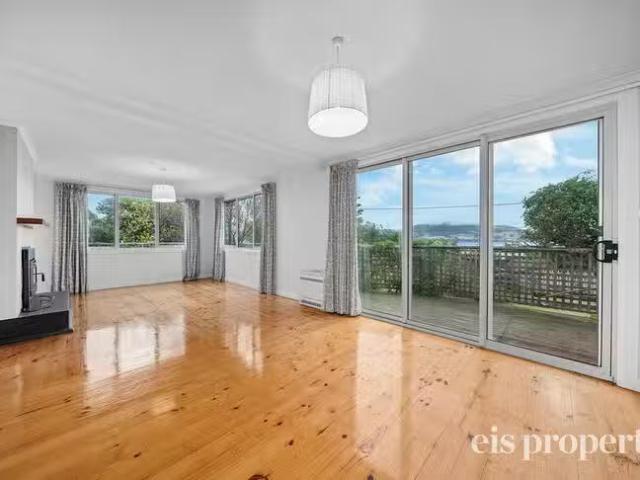 Deal! 23 Mckinly Street, Midway Point, TAS 7171