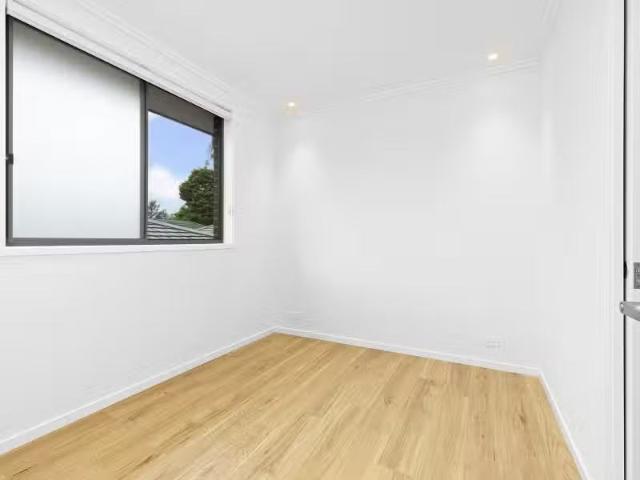 Deal! 23a Paling Street, Thornleigh House for rent Listed by.