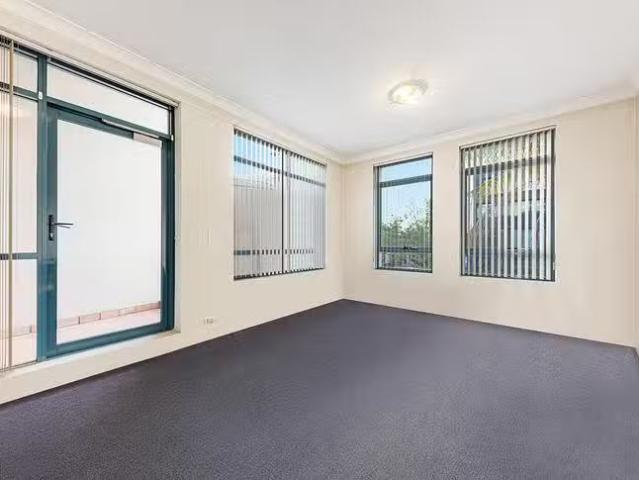 Nice 201/99 111 Military Road, Neutral Bay, NSW 2089