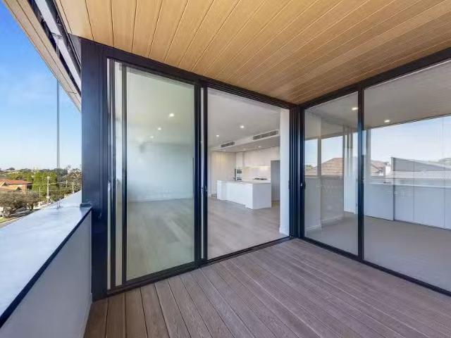 Deal! 202/29 Baringa Road, Northbridge Apartment for rent Lis.