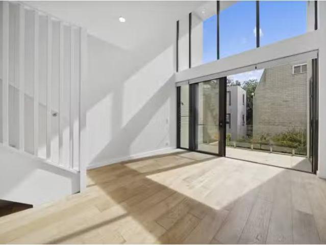Deal! 202/327 Barrenjoey Road, Newport Apartment for rent Lis.