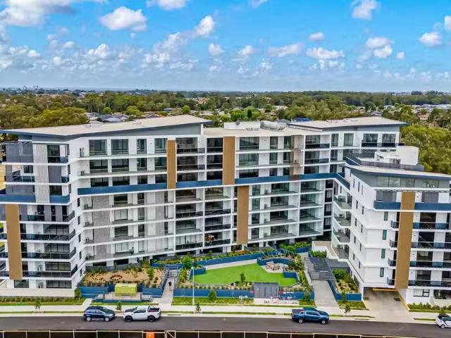 Deal! 202A/2 Calabria Lane, Prairiewood NSW 2176