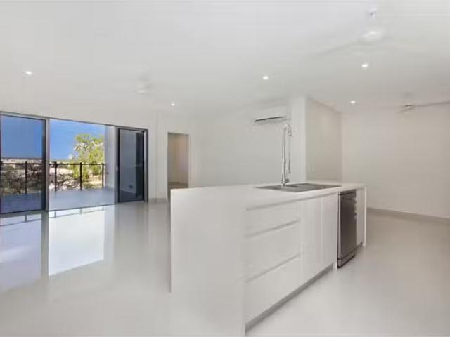 Cozy 203/42 Gothenburg Crescent, Stuart Park Apartment for ren.
