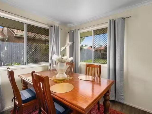 Rental! 20 Trapp Street, Rockville, QLD 4350