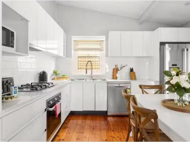 Deal! 20 Bay Street, BOTANY House for rent Listed by Daniel M.