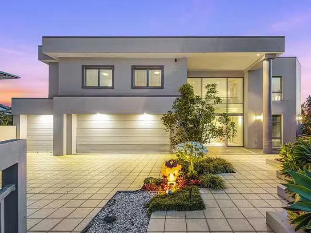 Just in! 20 Becker Place, Mount Ommaney, QLD 4074