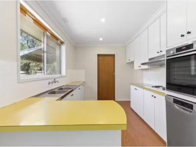 Cheap 20 Bindel Place, Aranda House for rent Listed by Alex P.