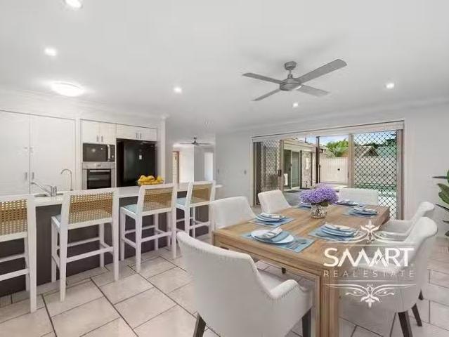 Just in! 20 Carner Court, Parkwood, QLD 4214