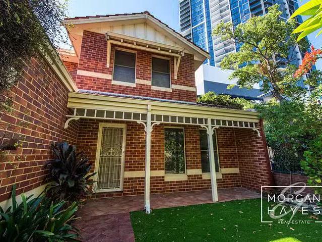 Just in! 20 Moreau Mews, Applecross, WA 6153