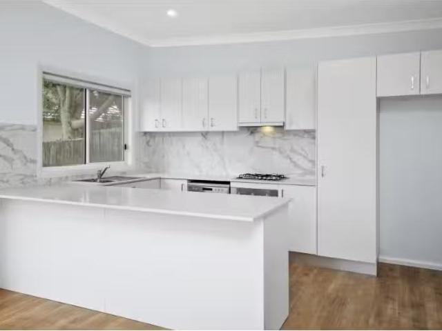 Nice 20a Amourin Street, North Manly Apartment for rent Liste.