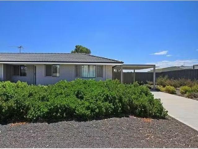 Cozy 20G Roxwell Way, Girrawheen, WA 6064