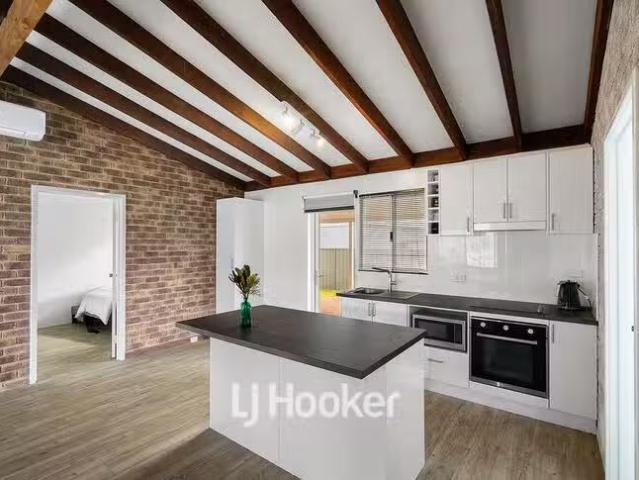 Unique 2/10 Crosby Close, Dunsborough, WA 6281