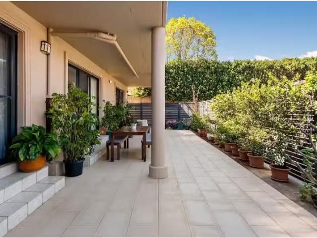 Nice 2/114 120 The Promenade, Sans Souci Apartment for rent L.