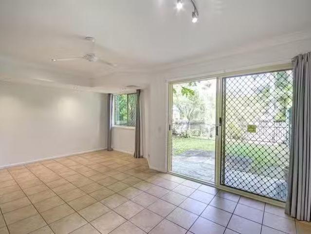 Charming 2/11 21 Lakeshore Avenue, Buderim, QLD 4556