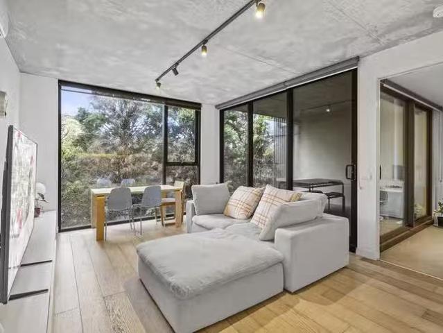 Cozy 213/88 Carlisle Street, St Kilda, VIC 3182