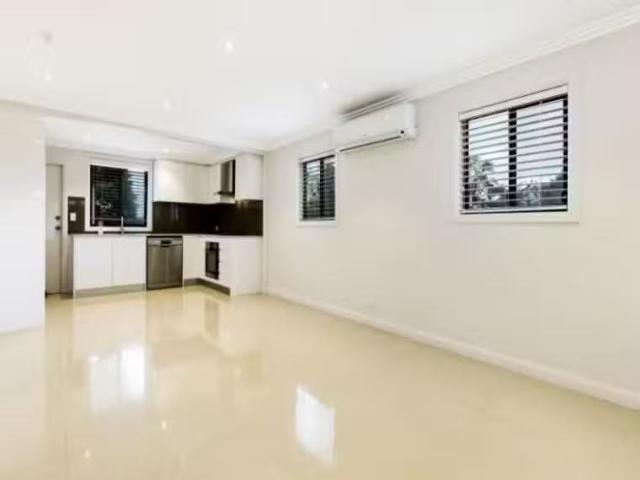 Cheap 2/131 Windsor Road, Northmead NSW 2152