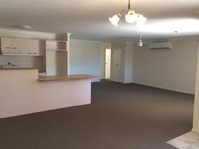 Deal! 2/13 Parkway Street, Rothwell, QLD 4022