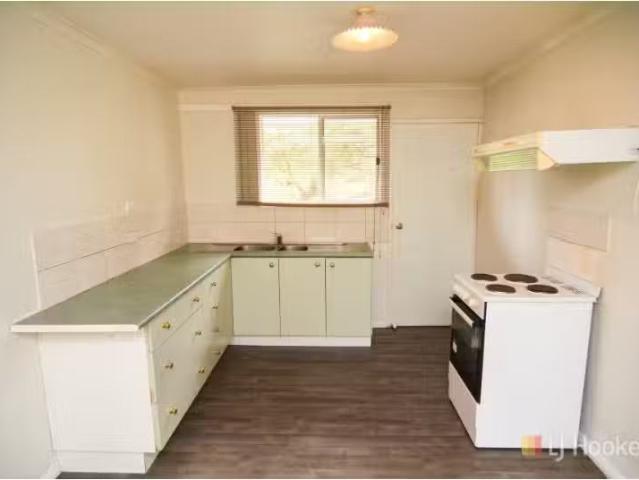 Rental! 2/15 Lime Street, Portland Townhouse for rent Listed.