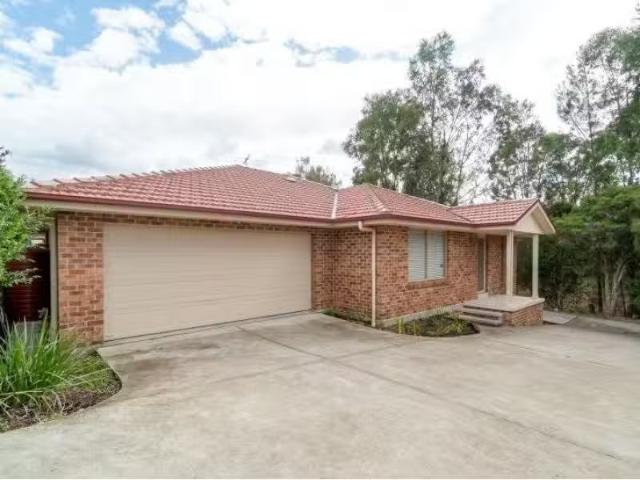 Charming 2/16 Stanley Close, Bolwarra Heights House for rent.
