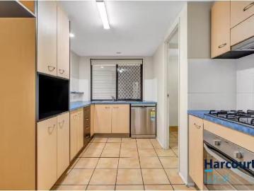 Cozy 2/186 Butterfield Street, HERSTON Townhouse for rent Lis.