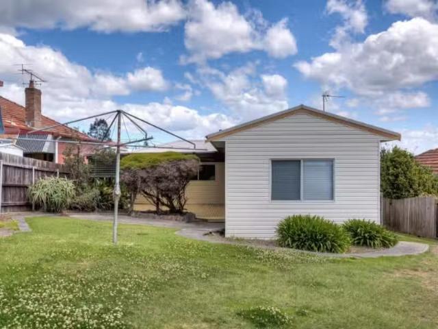 Unique 2/180 Dudley Road, Whitebridge Townhouse for rent List.