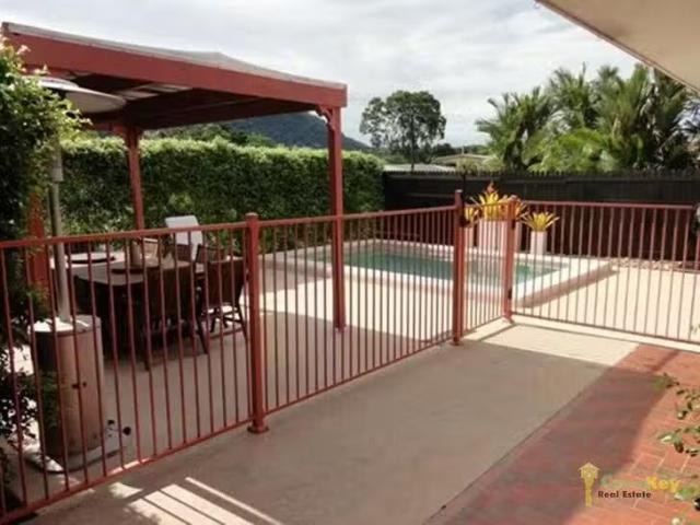 Unique 2/18 Rita Close, Woree, QLD 4868