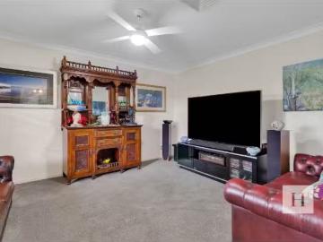 Deal! 21 Birch Dr, Hamlyn Terrace House for rent Listed by He.
