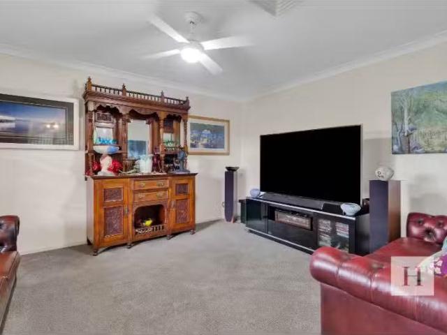 Cheap 21 Birch Dr, Hamlyn Terrace House for rent Listed by He.