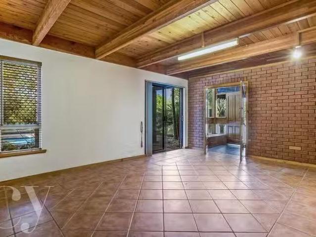 Deal! 21 Drew Road, Ardross, WA 6153