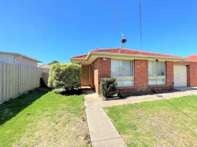 Unique 2/1 Eddison Close, Altona Meadows VIC 3028
