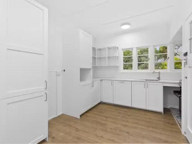 Cozy 21 Faucett Street, MITCHELTON, QLD 4053 House for Rent
