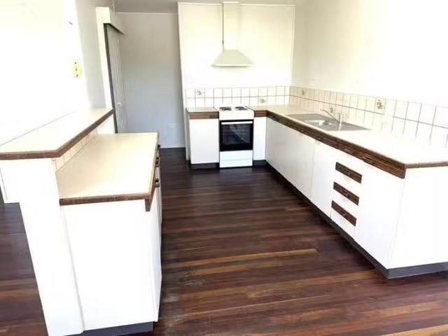 Charming 21 Hay Street, Bowen, QLD 4805