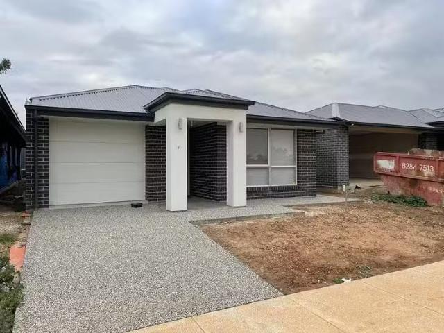 Rental! 21 Heinemann Circuit, Hillier, SA 5116