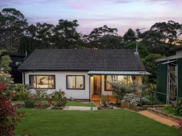 Nice 21 Sandakan Road, Revesby Heights House for rent Listed.